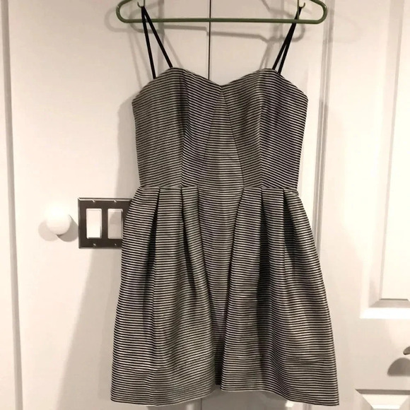 Jill Stuart Dresses & Skirts - Jill Stuart Brand New Striped Strapless Dress Holiday Travel Vacation Size 4 NWT